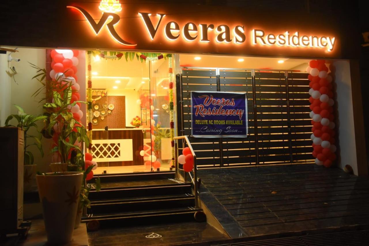 Veeras Residency Hotel Puducherry Buitenkant foto