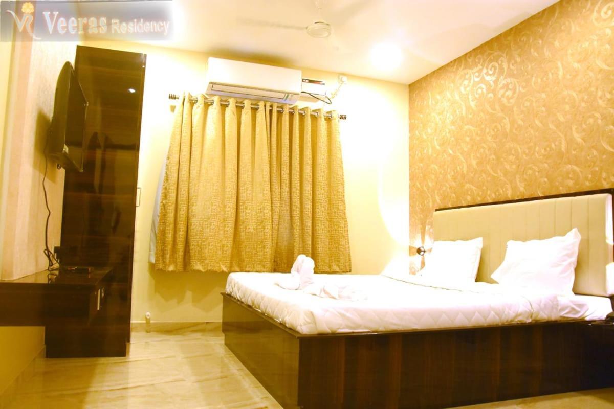 Veeras Residency Hotel Puducherry Buitenkant foto